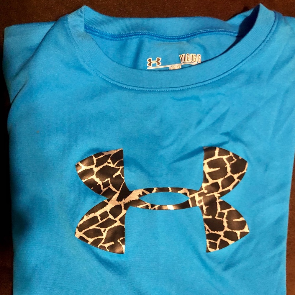 Girls Under armor T-shirts